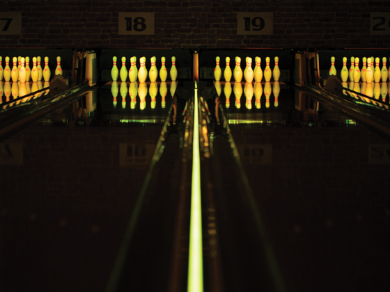Bowling-QubicaAMF-CAPPING-LIGHTS-Smooth-Laser-Beam-of-Color-tile.jpg