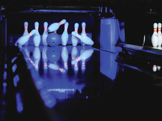 Bowling-QubicaAMF-CenterPunch-Deck-Lighting-Bowler-Driven-Lighting-Effects-tile.jpg