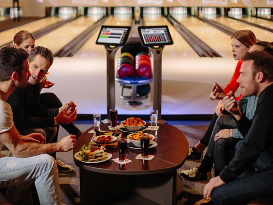Bowling-QubicaAMF-furniture-harmony-Coordinated-table-collection.jpg