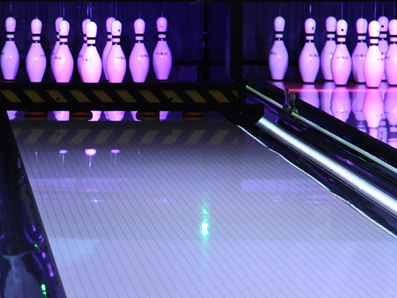 Bowling-QubicaAMF-lanes-spl-boutique-Distinct-Board-Lines.jpg