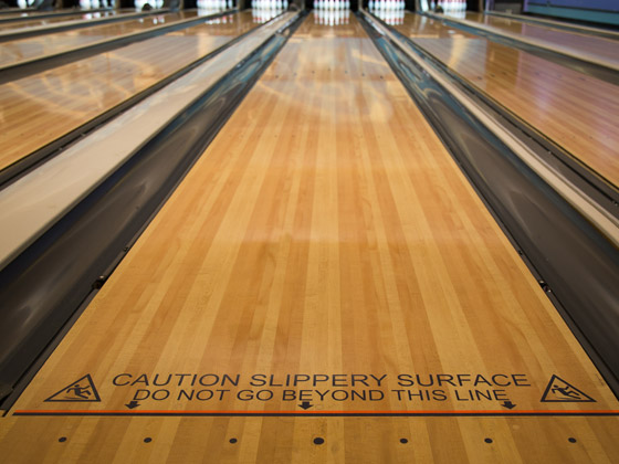 Bowling-QubicaAMF-lanes-spl-Select-Overlap-Pin-Deck.jpg