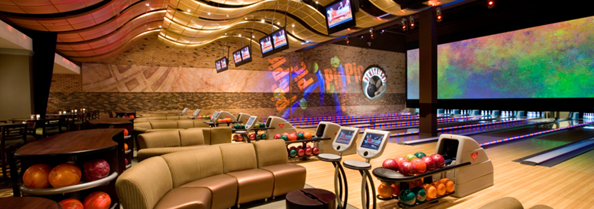 QUBICAAMF-bowling-boutique-IPIC-Entertainment-banner.jpg