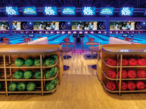 QUBICAAMF-bowling-Family-Entertainment-Center-Main-Event.jpg