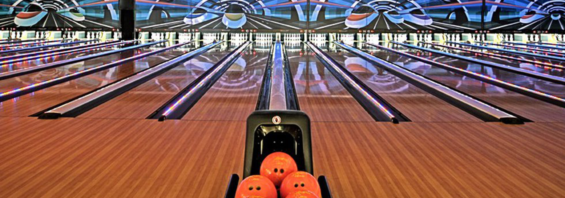 QUBICAAMF-bowling-Family-Entertainment-Center-Station-300-banner.jpg