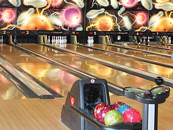 QUBICAAMF-bowling-hybrid-Premier-Lanes-Gonzales.jpg